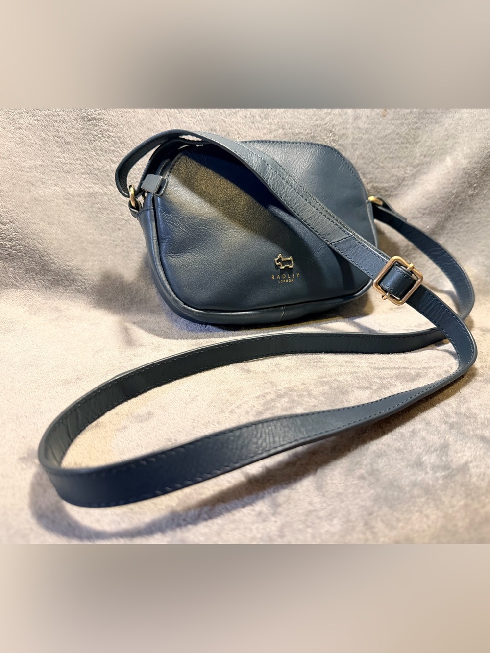 RADLEY LONDON Dark Blue Leather Crossbody with Gold Hardware - Picture 2 of 10